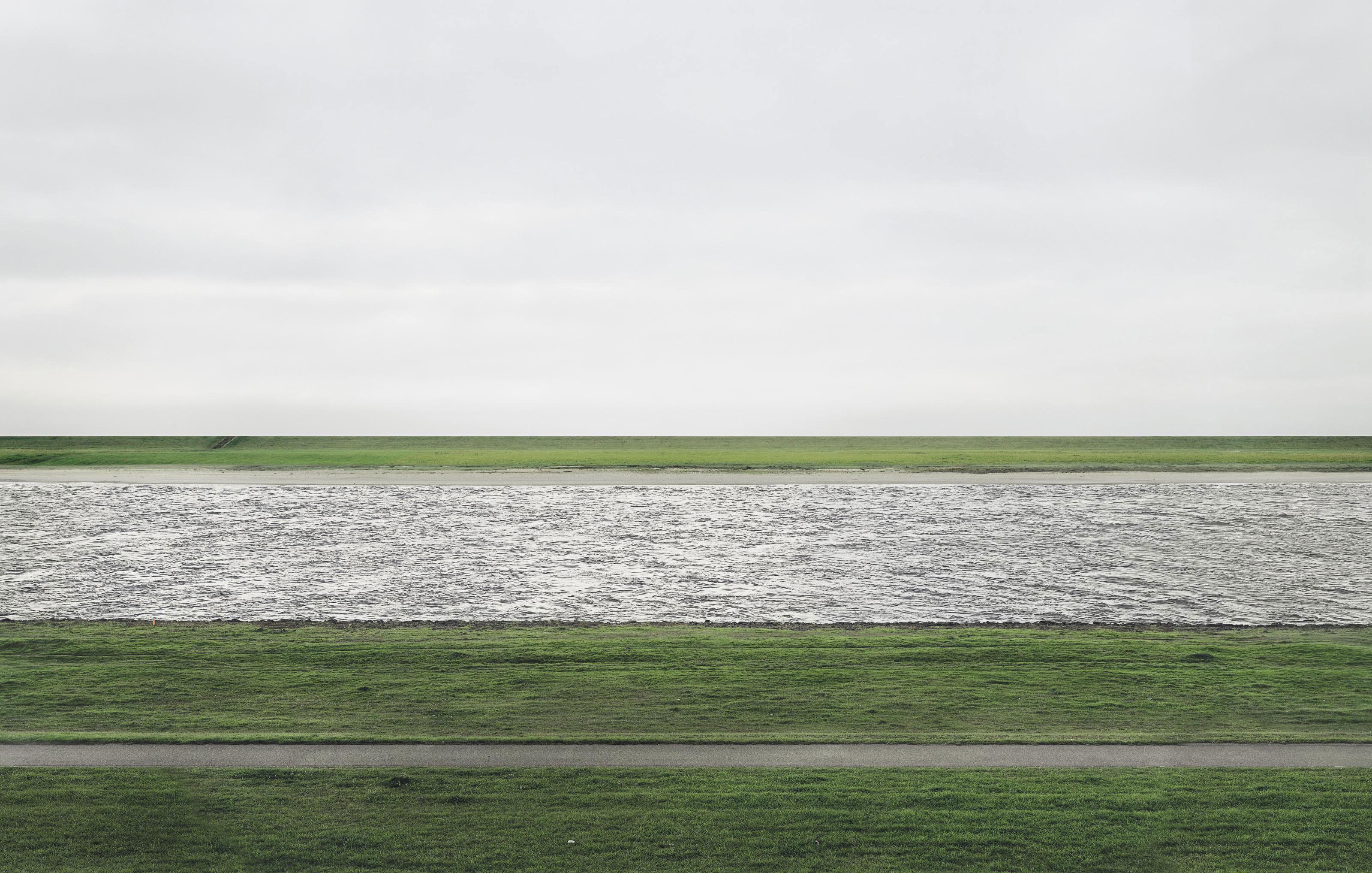 Andreas Gursky „Rhein II“ prodán za 4,3 milionu dolarů Investiční fotografie